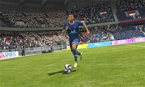 FIFA足球世界体验服 18.0.04 手机版 2